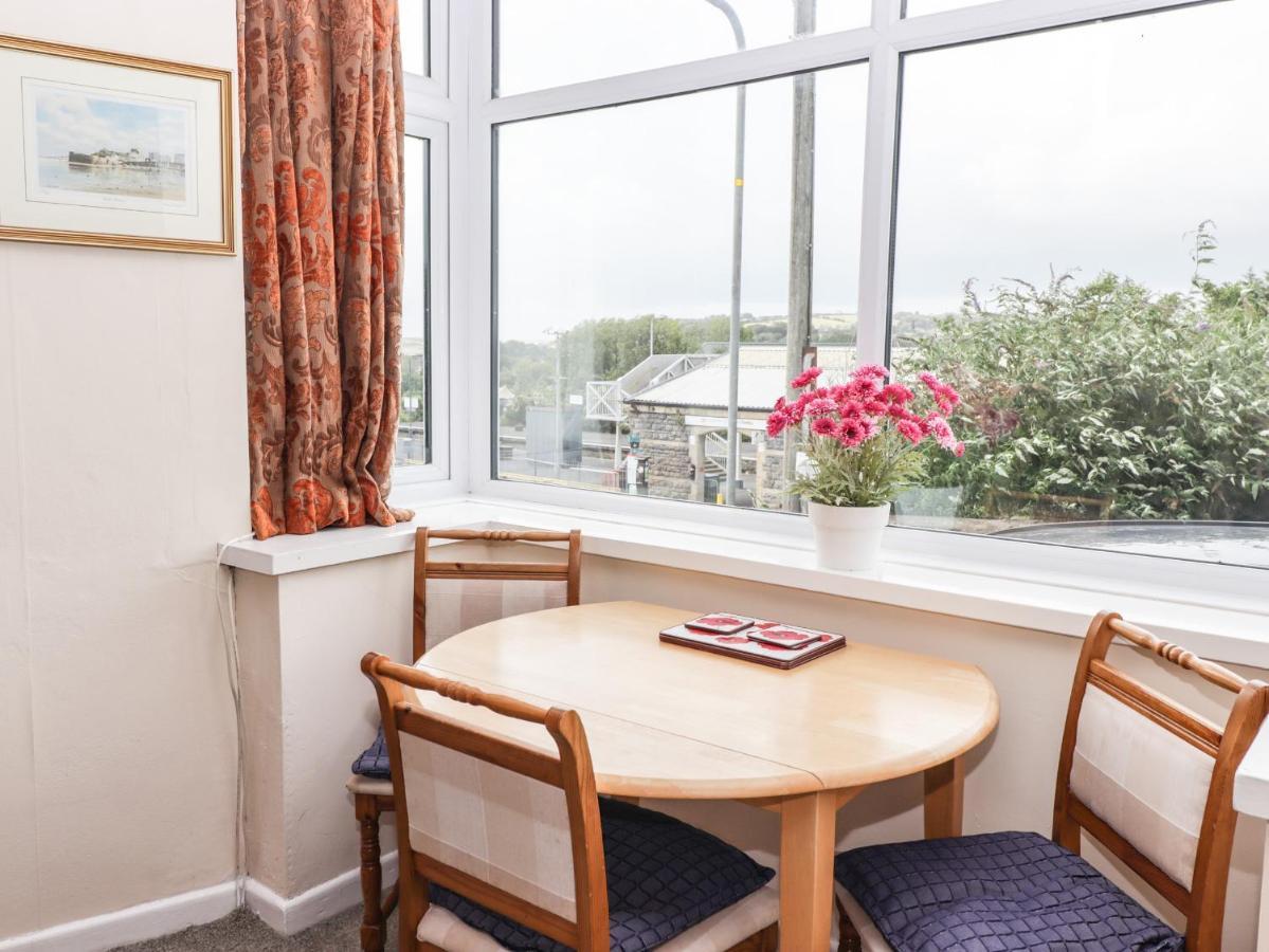 Gwylan Apartment Tenby Exterior photo
